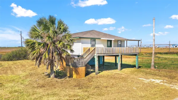 $230,000 | 910 Monument Drive, Surfside Beach, TX 77541