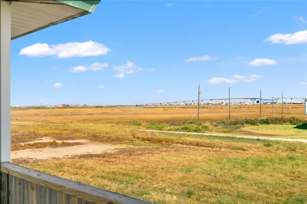 $230,000 | 910 Monument Drive, Surfside Beach, TX 77541