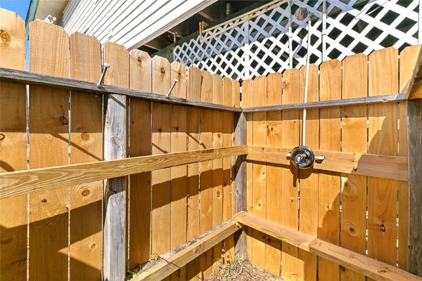 $230,000 | 910 Monument Drive, Surfside Beach, TX 77541