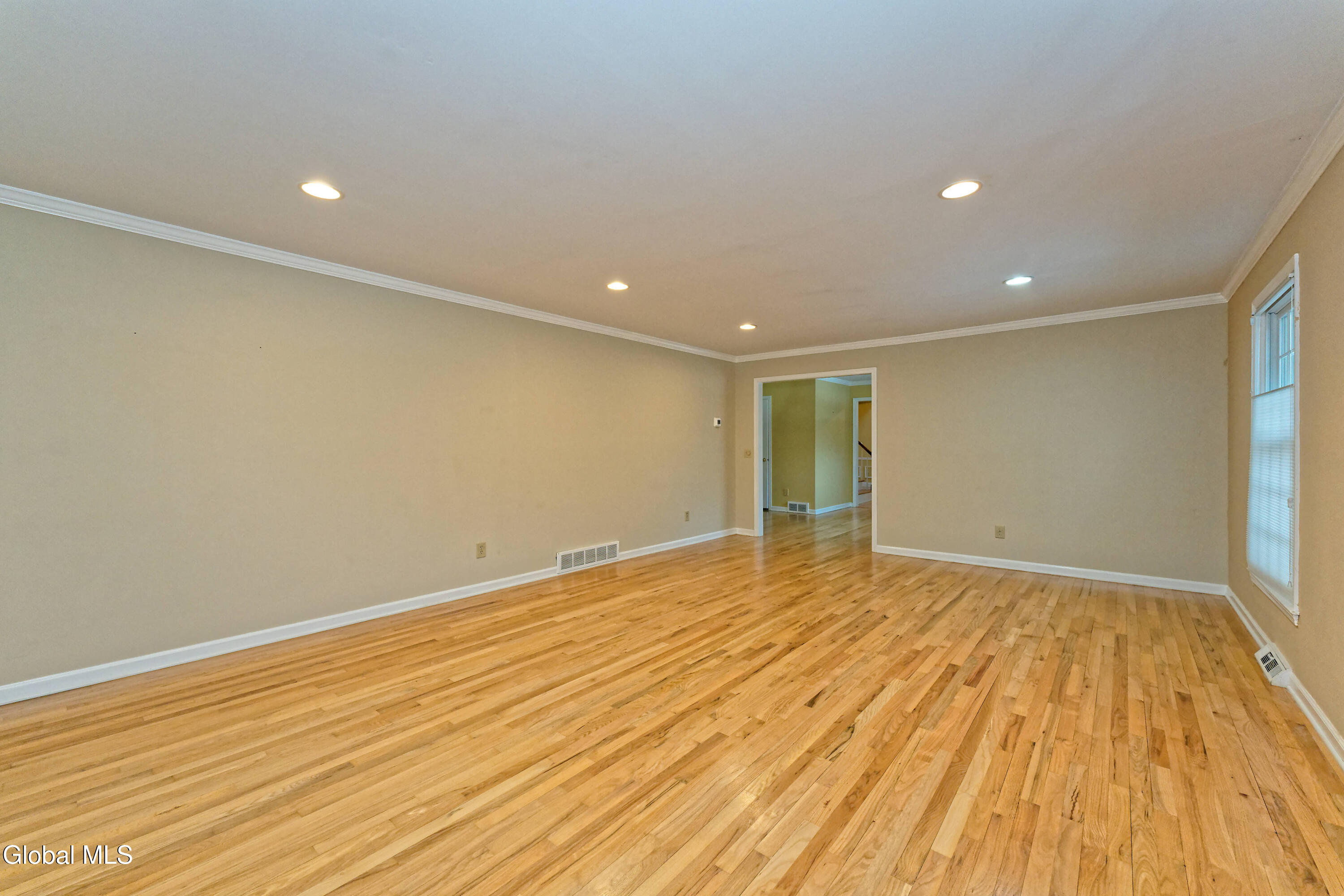 10 Birch Hill Road Albany, NY 12211 - Photo 12 of 66 4 Living Room