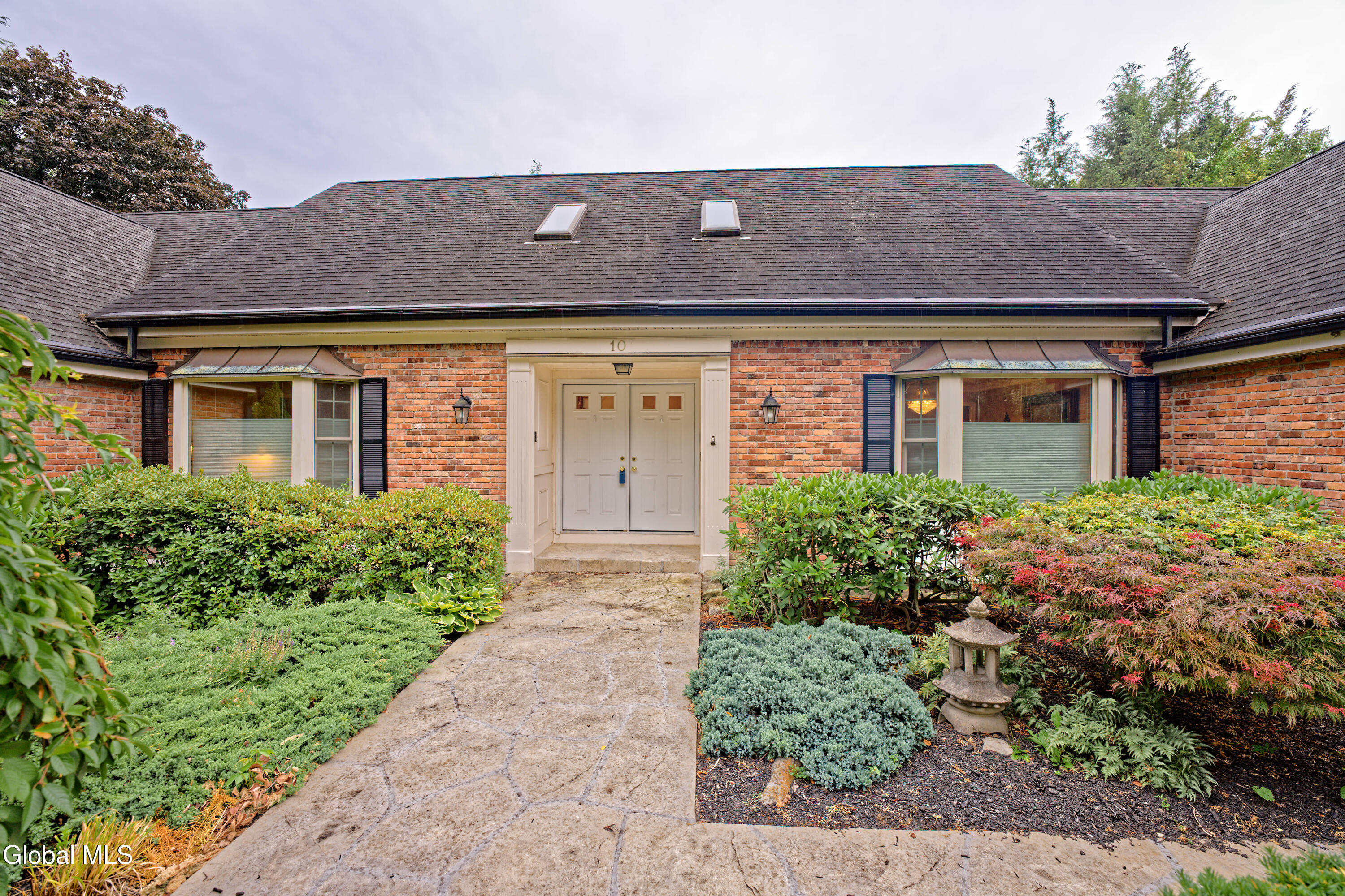 10 Birch Hill Road Albany, NY 12211 - Photo 2 of 66 0 Front 5