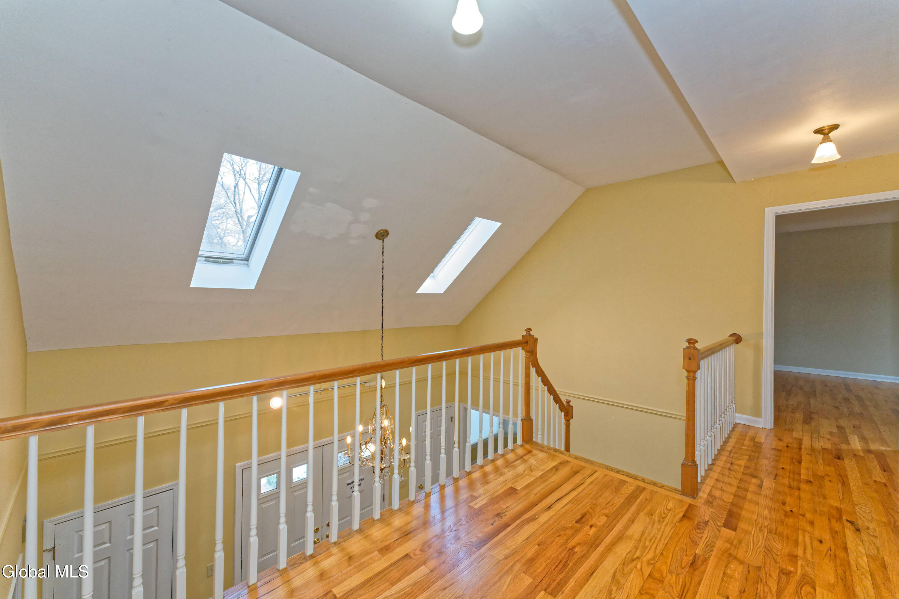 10 Birch Hill Road Albany, NY 12211 - Photo 45 of 66 7 Landing