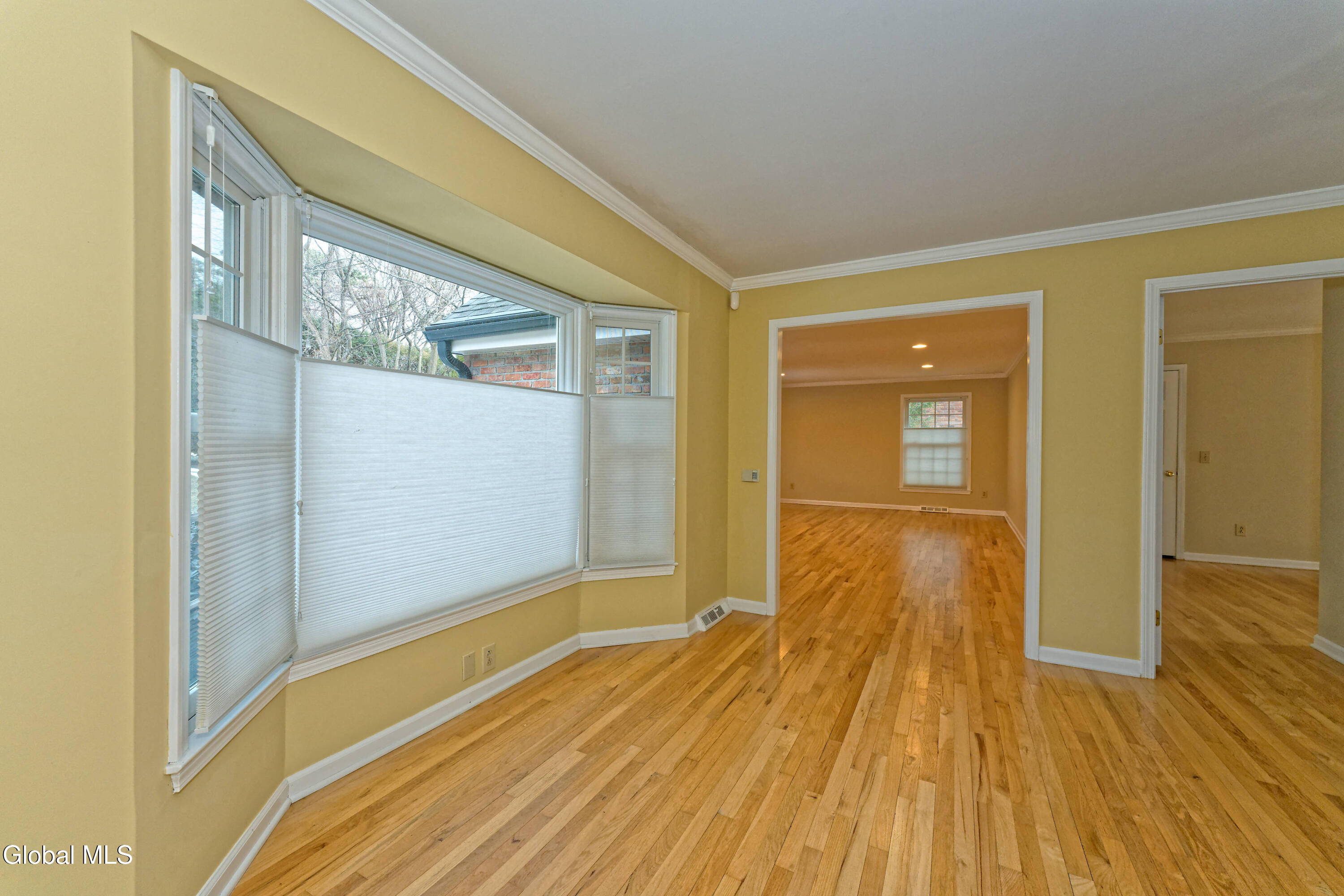 10 Birch Hill Road Albany, NY 12211 - Photo 9 of 66 1 Entryway 3