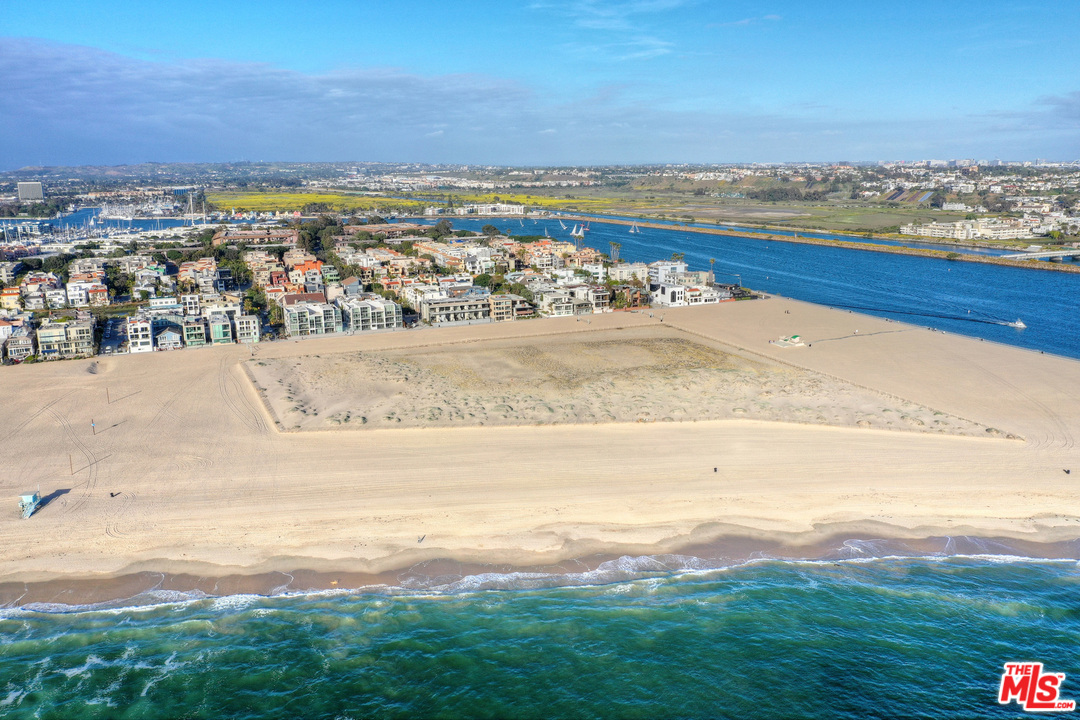 14 Westwind Street Marina del Rey, CA 90292 - Photo 2 of 54