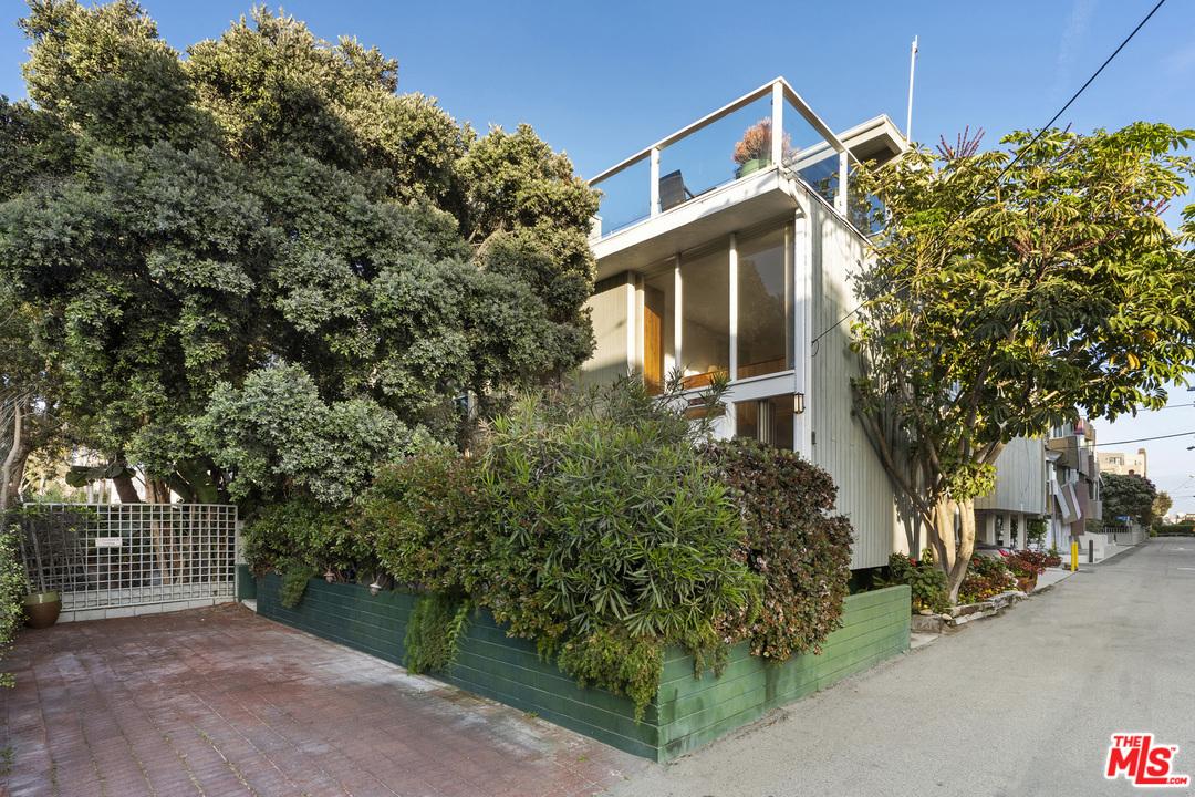 14 Westwind Street Marina del Rey, CA 90292 - Photo 7 of 54