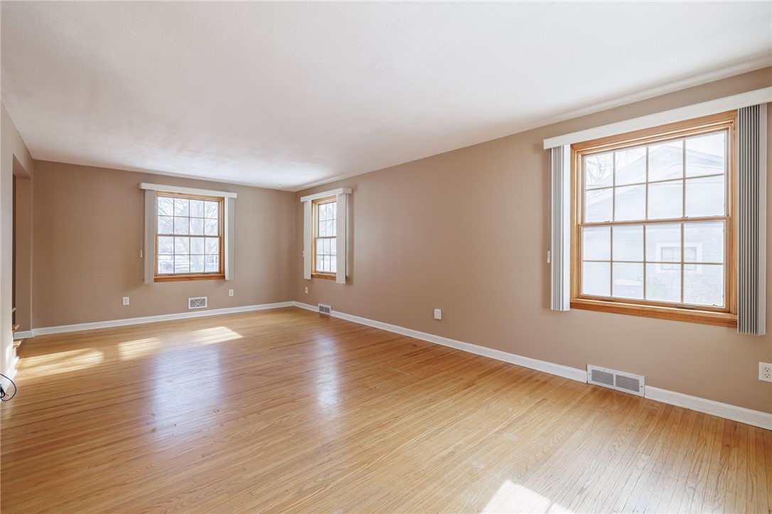 27 Lincolnshire Road Webster, NY 14580 - Photo 4 of 20