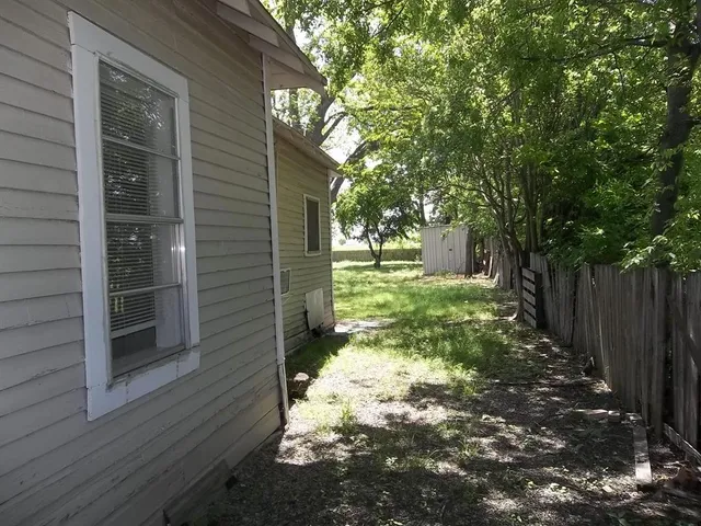 $189,000 | 352 East Belt Line Road, Wilmer, TX 75172