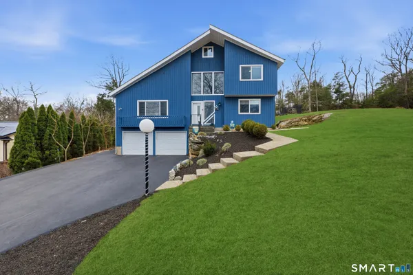 $549,900 | 16 Raquel Drive, Danbury, CT 06811