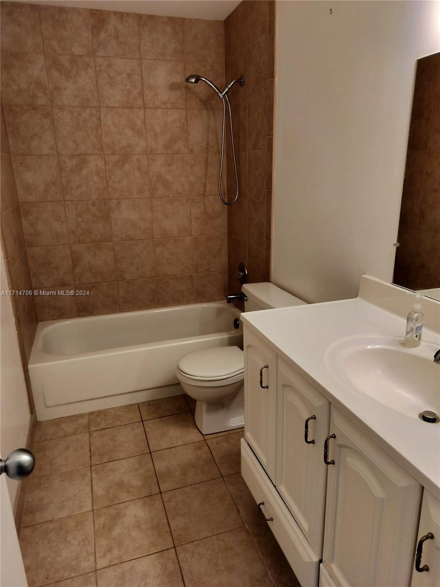 Indian Creek Jupiter, FL 33458 - Photo 5 of 6 guest bathroom