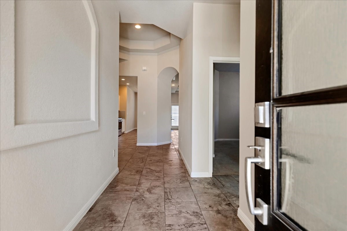 419 Gettysburg Loop Elgin, TX 78621 - Photo 3 of 35