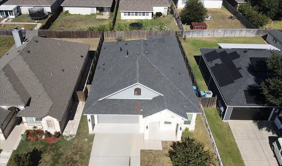 419 Gettysburg Loop Elgin, TX 78621 - Photo 32 of 35