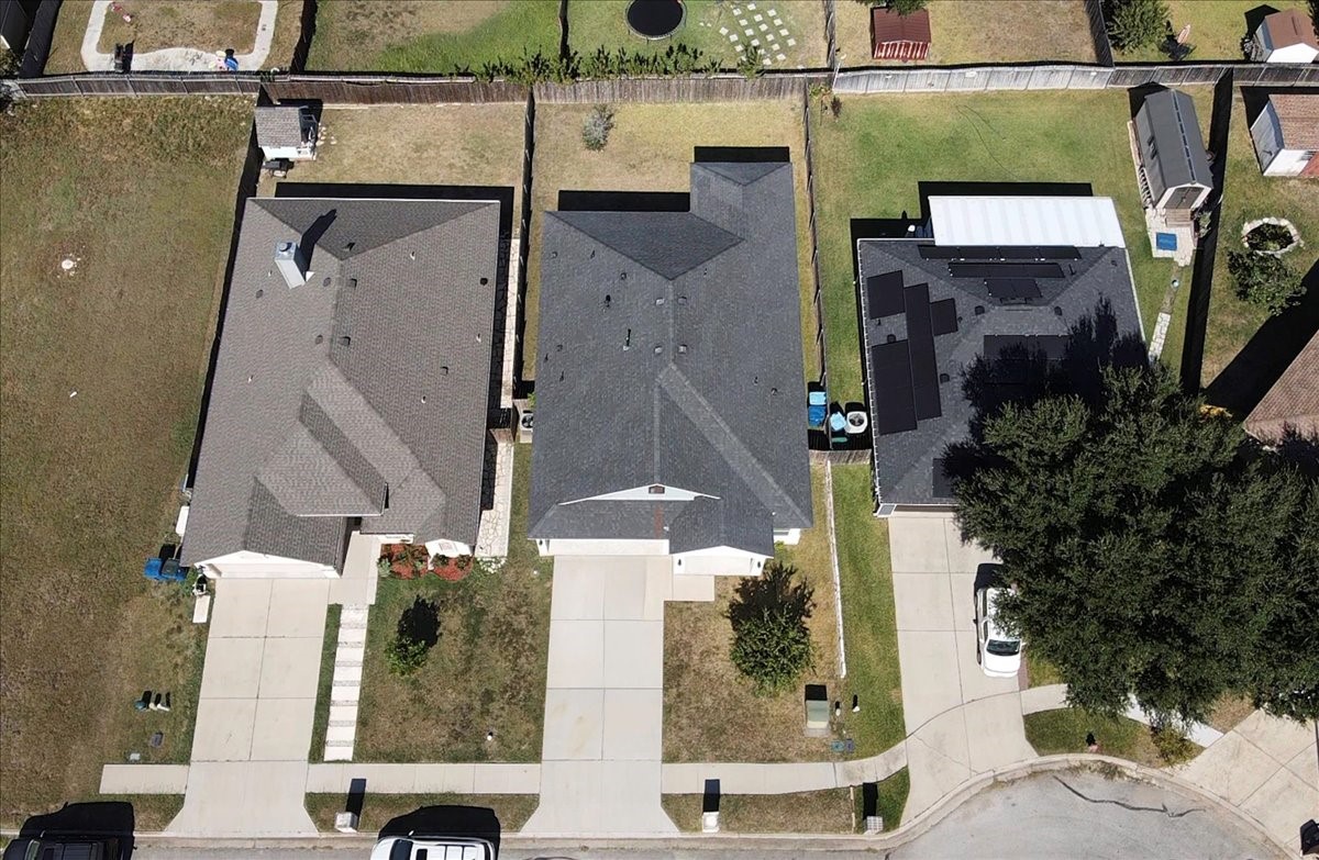 419 Gettysburg Loop Elgin, TX 78621 - Photo 33 of 35