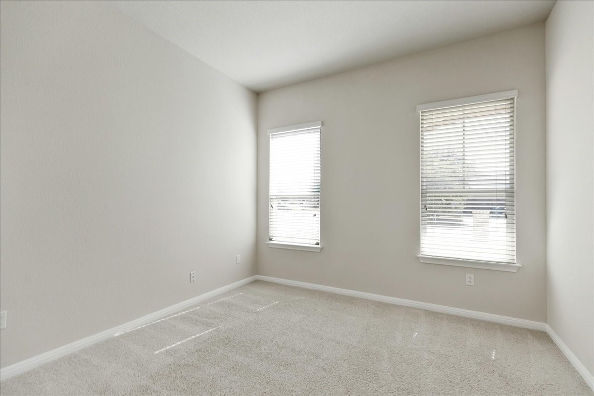 419 Gettysburg Loop Elgin, TX 78621 - Photo 6 of 35