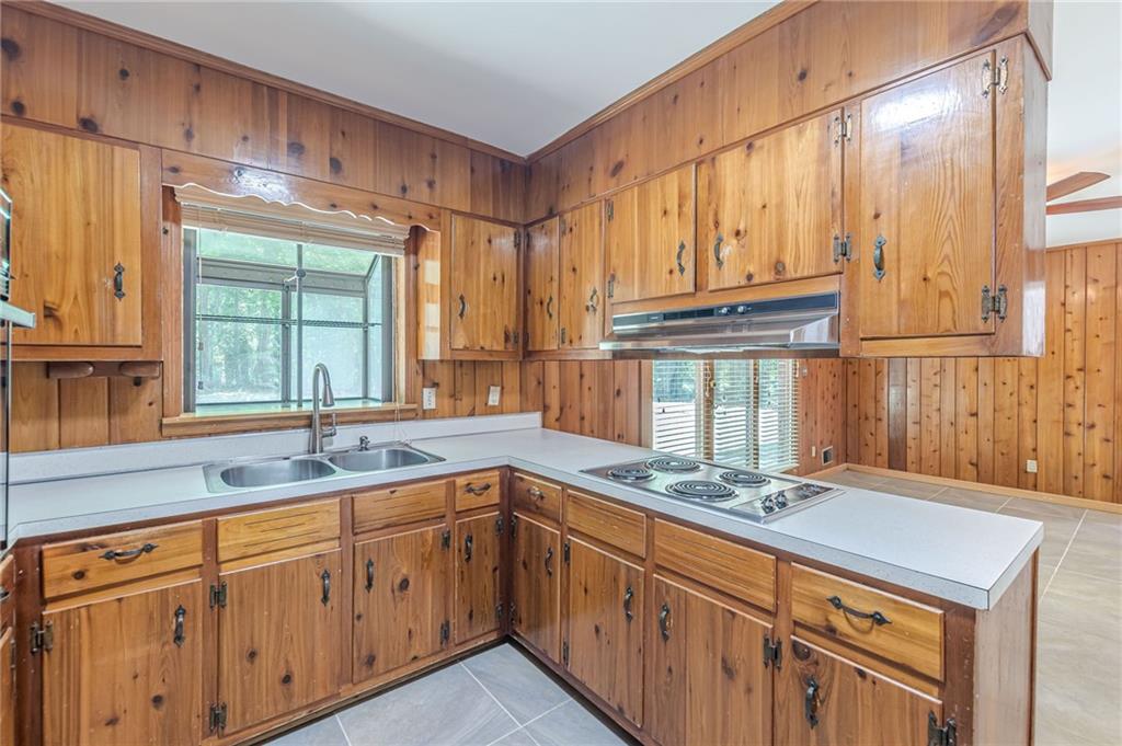 3483 Scenic Drive East Point, GA 30344 - Photo 14 of 40