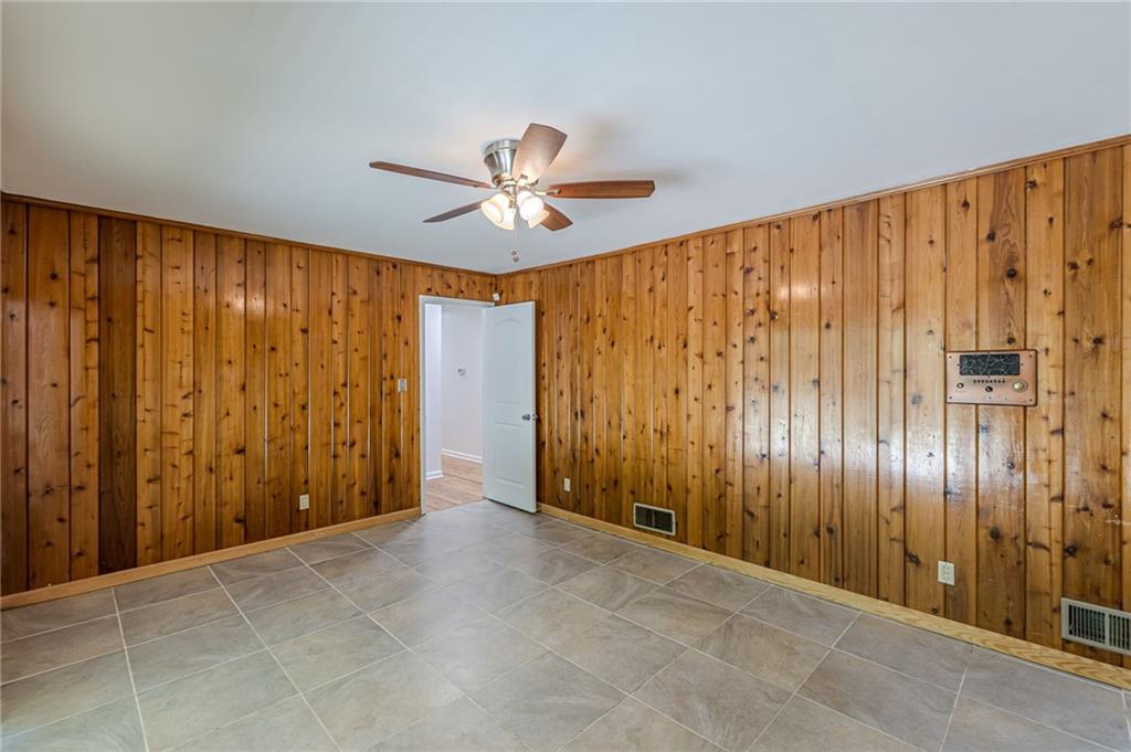 3483 Scenic Drive East Point, GA 30344 - Photo 18 of 40