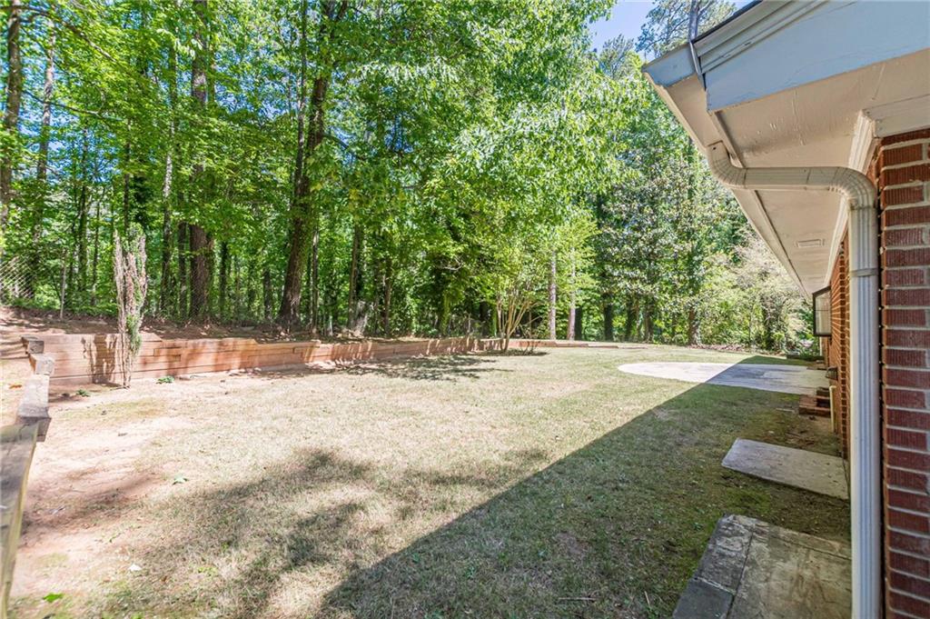 3483 Scenic Drive East Point, GA 30344 - Photo 4 of 40