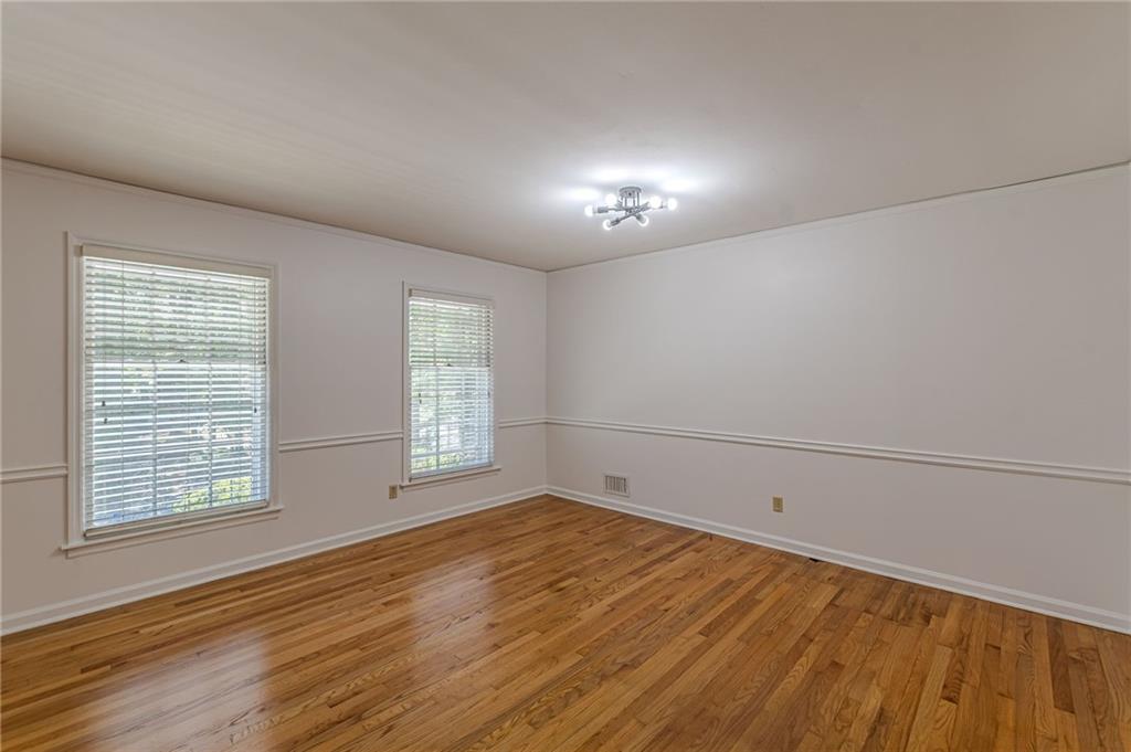 3483 Scenic Drive East Point, GA 30344 - Photo 9 of 40