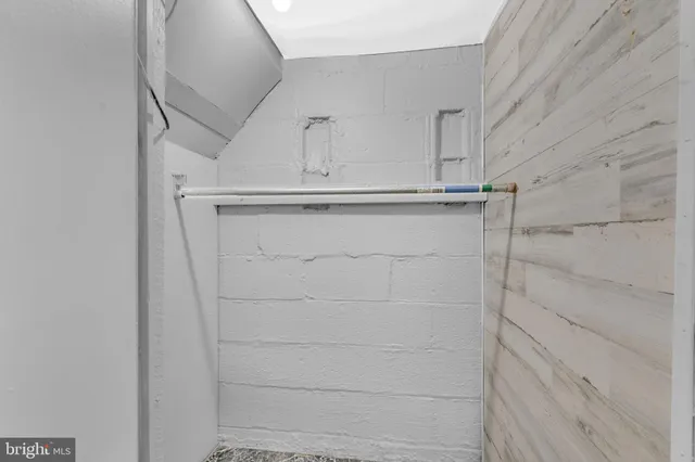 a view of walk in closet