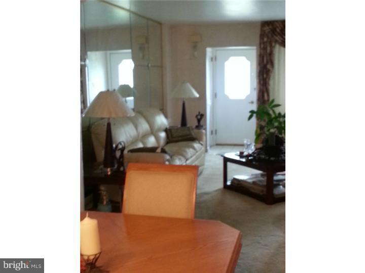 7329 Brentwood Road Philadelphia, PA 19151 - Photo 2 of 14 Foyer