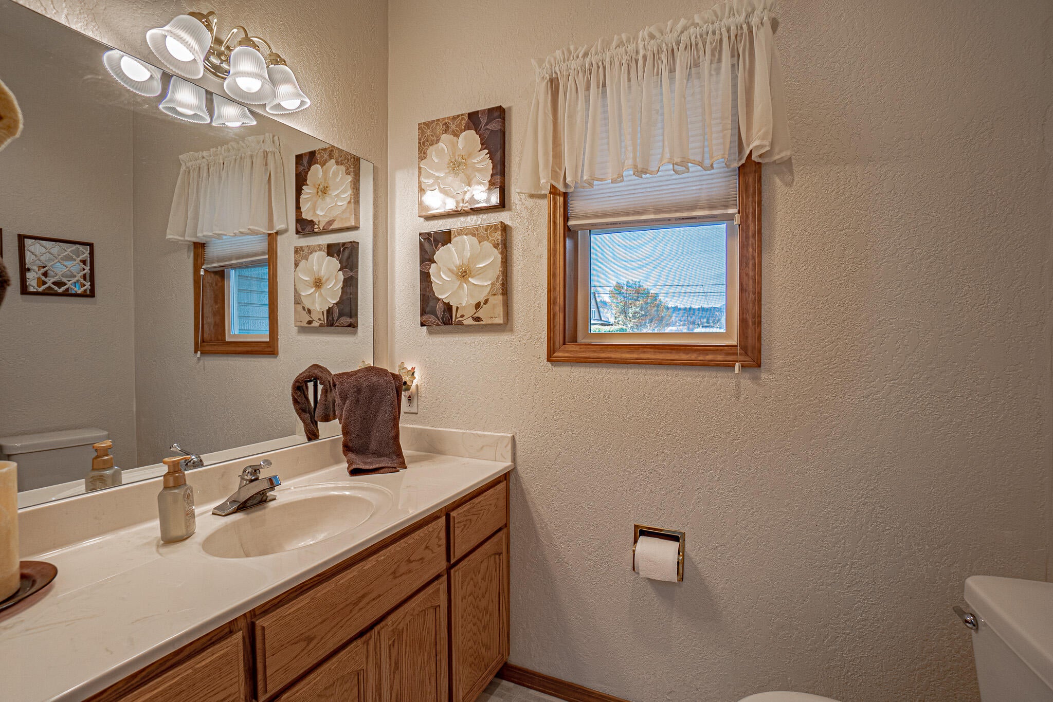 1747 Minear Road Medford, OR 97501 - Photo 11 of 35 DSC00406-HDR