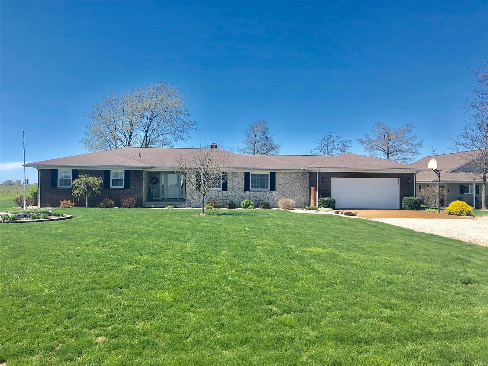 20505 Ellwood Road Highland, IL 62249 - Photo 1 of 37
