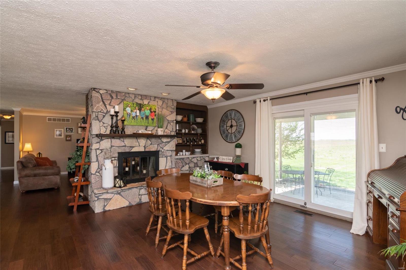 20505 Ellwood Road Highland, IL 62249 - Photo 9 of 37