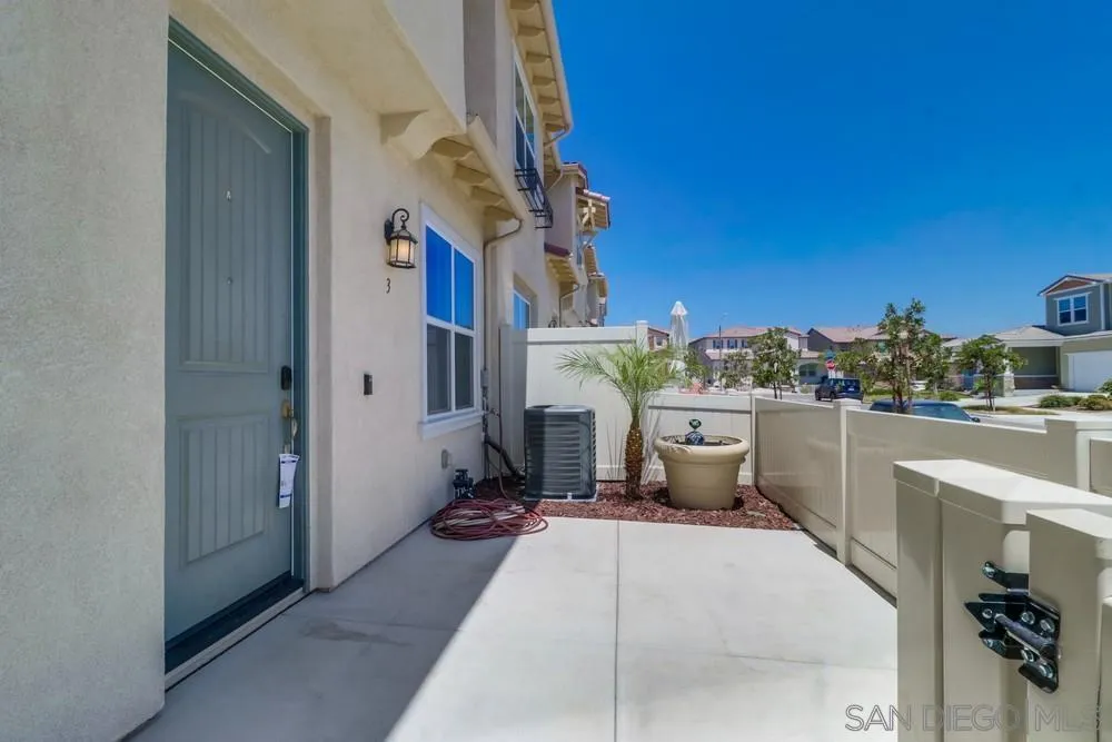 1257 Idanan Road, Unit 3 Chula Vista, CA 91913 - Photo 3 of 40