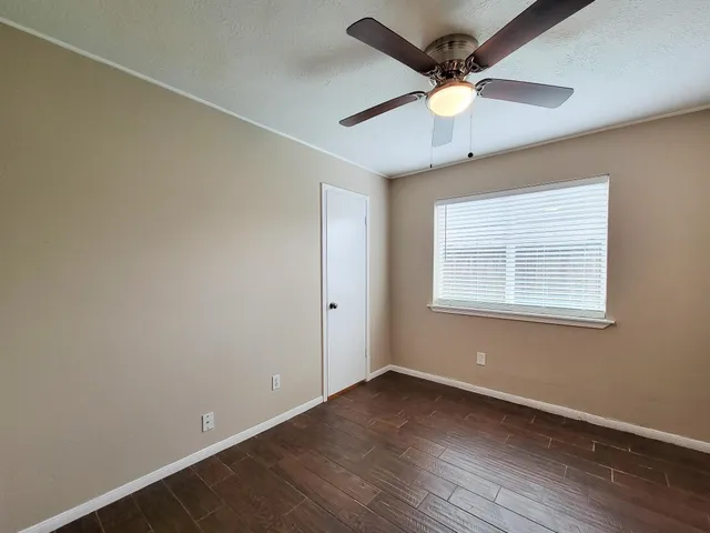 $2,100 | 10010 Sagecanyon Drive, Houston, TX 77089