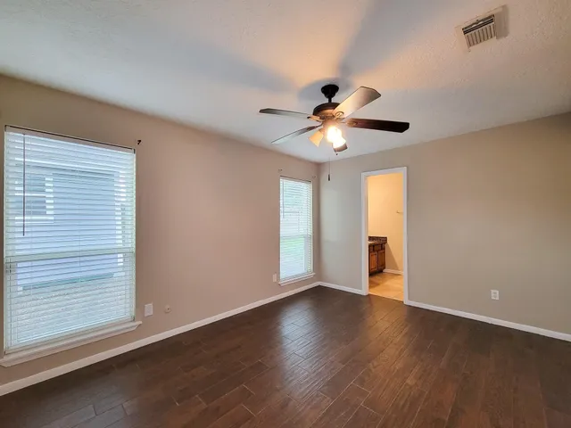 $2,100 | 10010 Sagecanyon Drive, Houston, TX 77089