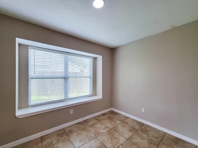 $2,100 | 10010 Sagecanyon Drive, Houston, TX 77089