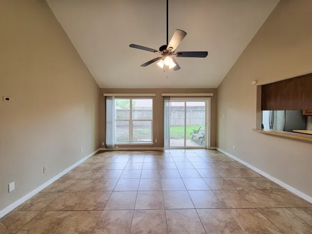 $2,100 | 10010 Sagecanyon Drive, Houston, TX 77089