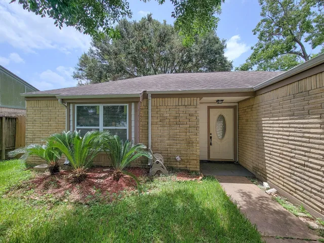 $2,100 | 10010 Sagecanyon Drive, Houston, TX 77089