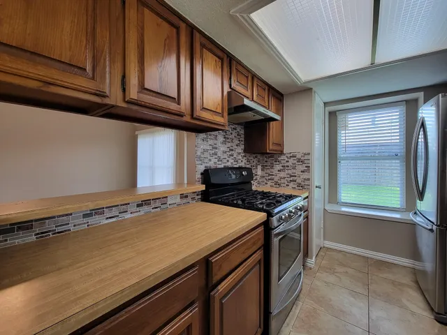 $2,100 | 10010 Sagecanyon Drive, Houston, TX 77089