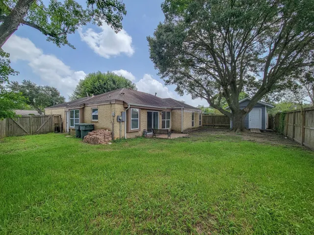 $2,100 | 10010 Sagecanyon Drive, Houston, TX 77089