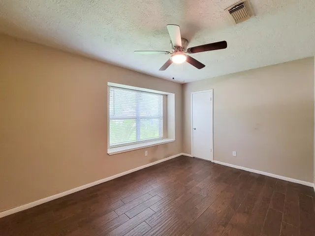 $2,100 | 10010 Sagecanyon Drive, Houston, TX 77089