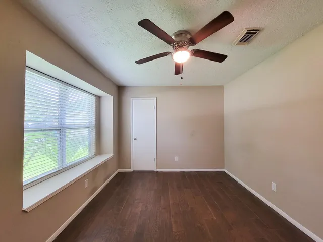 $2,100 | 10010 Sagecanyon Drive, Houston, TX 77089