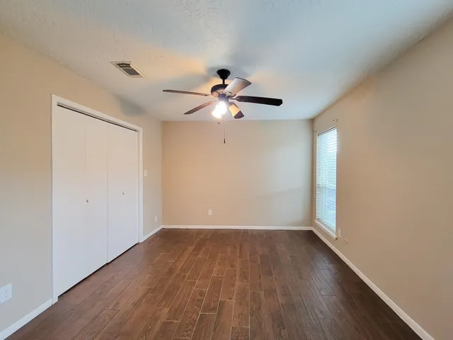 $2,100 | 10010 Sagecanyon Drive, Houston, TX 77089