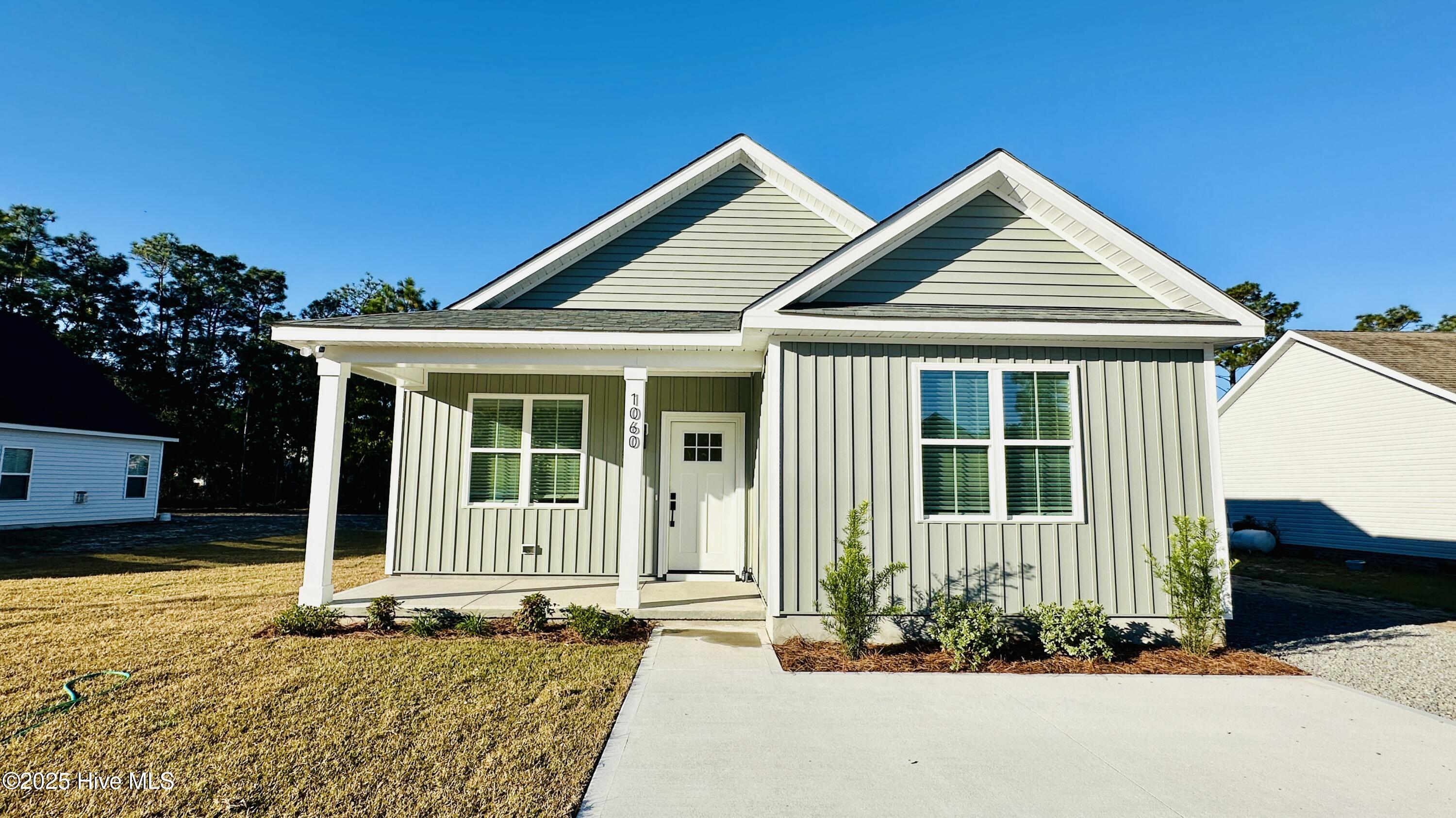 1060 Springdale Road Southport, NC 28461 - Photo 1 of 35 1060 Springdale by Waterman Builders