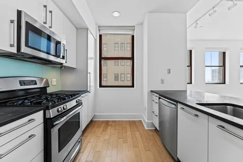 $565,000 | 4 Beacon Way, Unit 805, Jersey City, NJ 07304