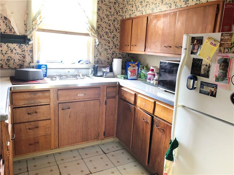 389 Coolidge Way Rochester, PA 15074 - Photo 3 of 14