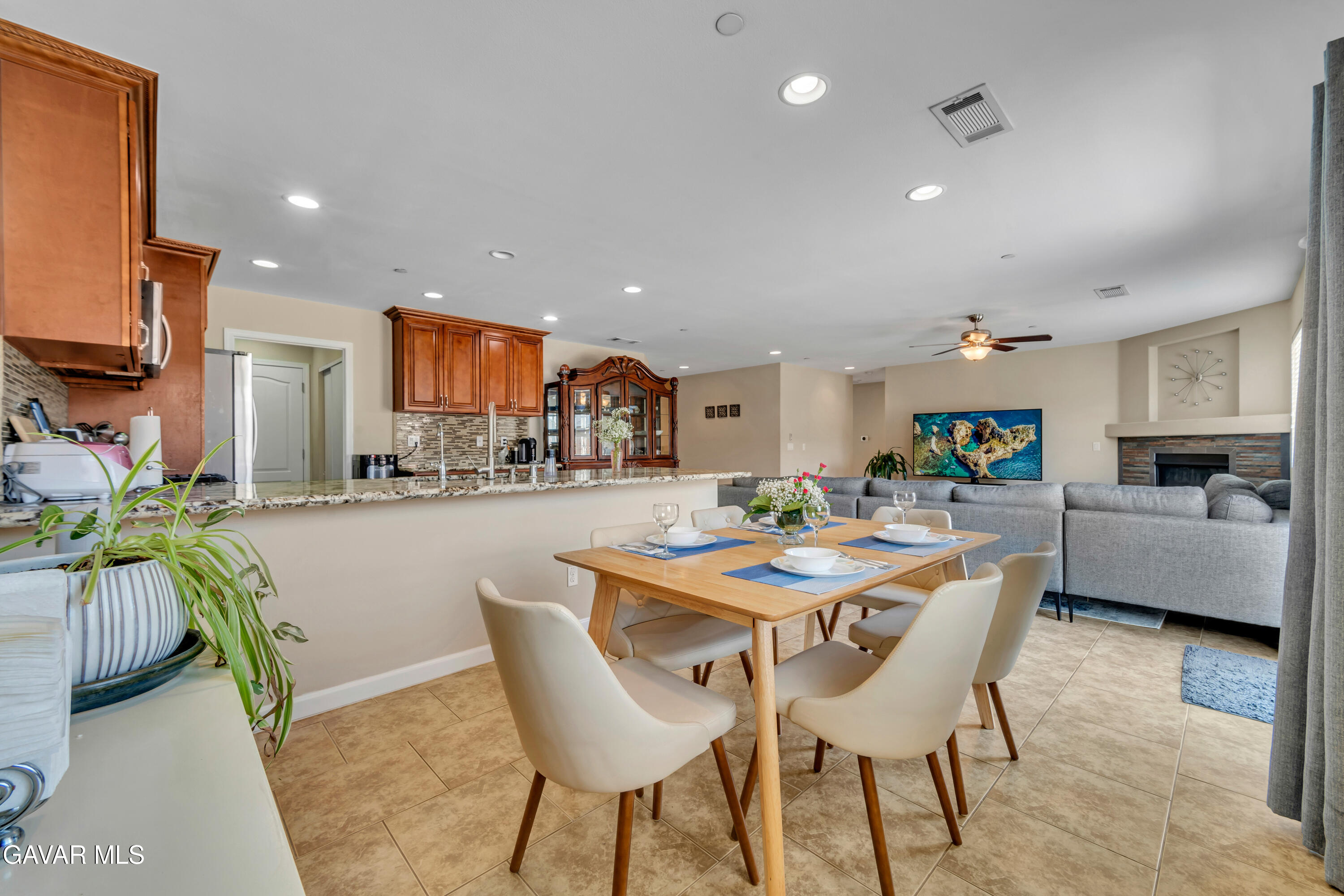 1415 Richfield Avenue Rosamond, CA 93560 - Photo 7 of 21 a view of a dining room with furniture