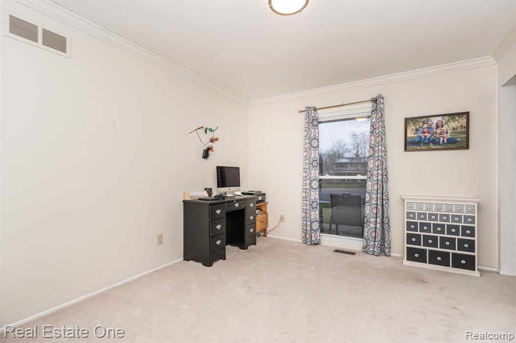 258 Belle Vernon Court Rochester, MI 48309 - Photo 9 of 41