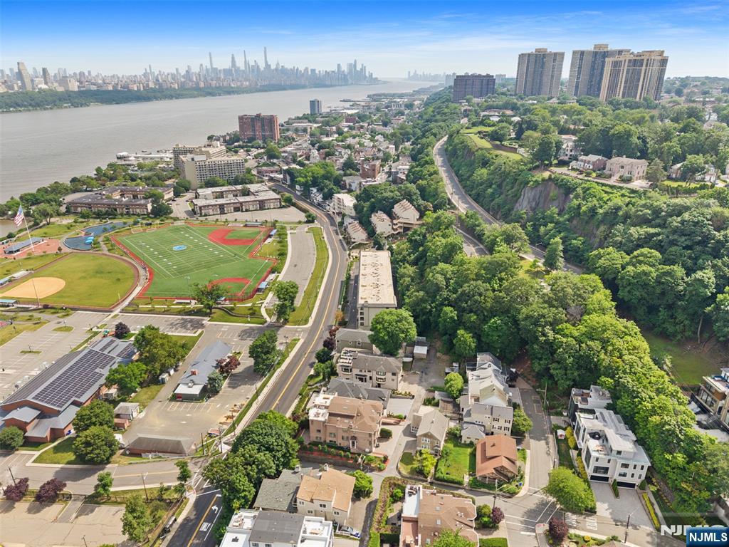1150 River Road, Unit 4H Edgewater, NJ 07020 - Photo 43 of 44