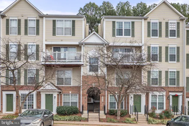 $385,000 | 46966 Courtyard Square, Unit 301, Sterling, VA 20164