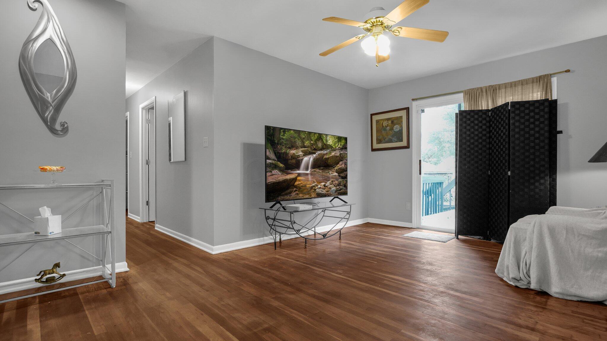 3949 Hillman Road West Columbus, OH 43207 - Photo 8 of 28 20-web-or-mls-3949-hillman-rd-w