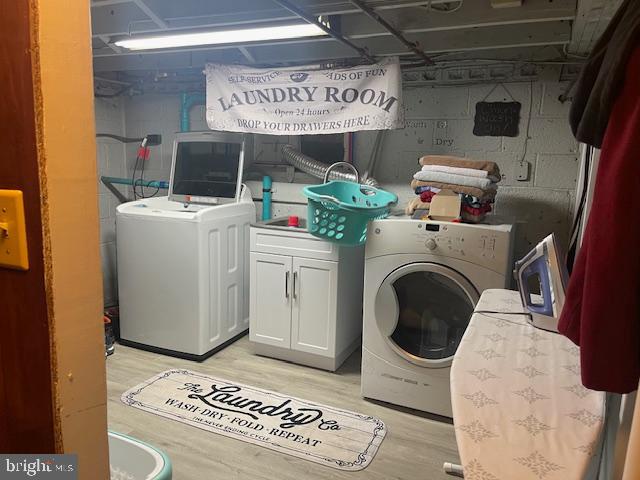 51 Washington Avenue Carneys Point, NJ 08069 - Photo 20 of 63 a utility room with dryer and washer