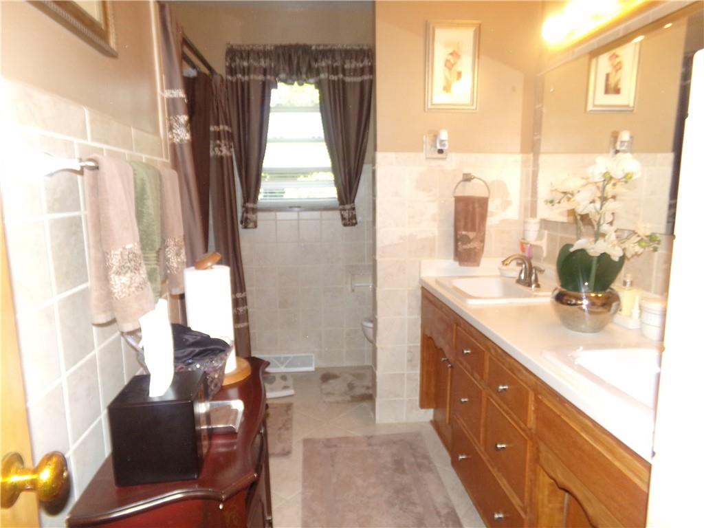5213 Radnor Road Indianapolis, IN 46226 - Photo 12 of 27 Gallery Image 12
