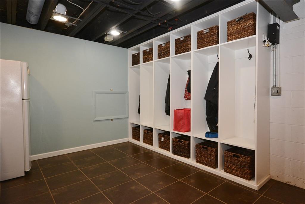 207 Highland Road Pittsburgh, PA 15238 - Photo 22 of 25 Gallery Image 22
