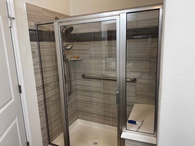 106 Calhoun Lane Georgetown, TX 78633 - Photo 10 of 16 Full bathroom