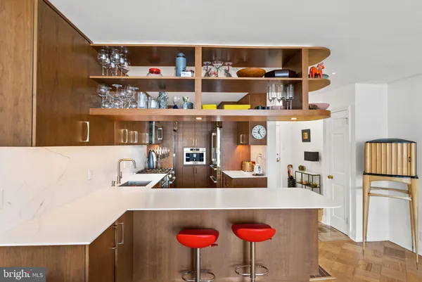 $1,050,000 | 700 New Hampshire Avenue Northwest, Unit 1010, Washington, DC 20037